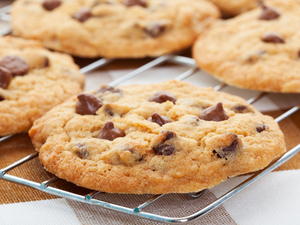 Crispy, Chewy Chocolate Chip Cookies 