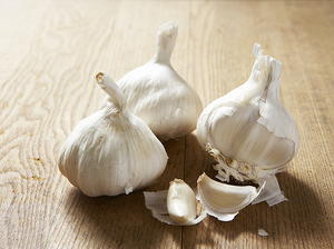 New-Crop Garlic, Saffron & Tomato Quiche