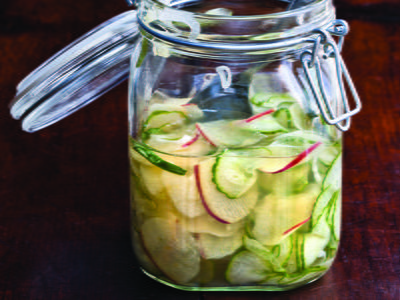 Quick Bread and Butter Apple Pickles
