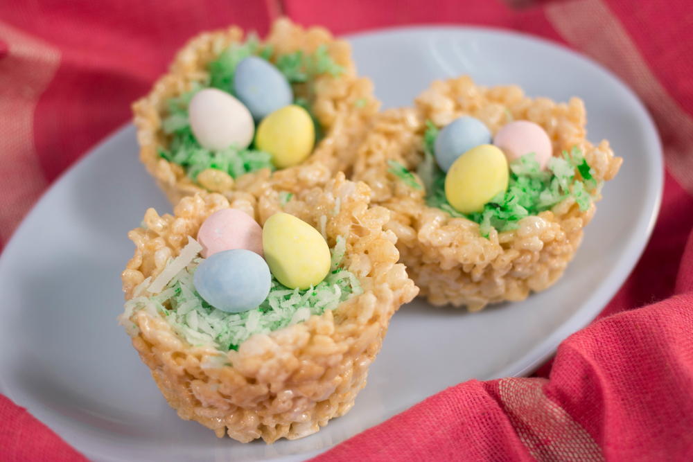 Rice Krispies Nests with Cadbury Mini Eggs  RecipeLion.com Rice Krispies Nests with Cadbury Mini Eggs  RecipeLion.com