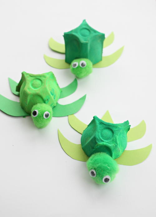 The Absolutely Cutest Egg Carton Turtles