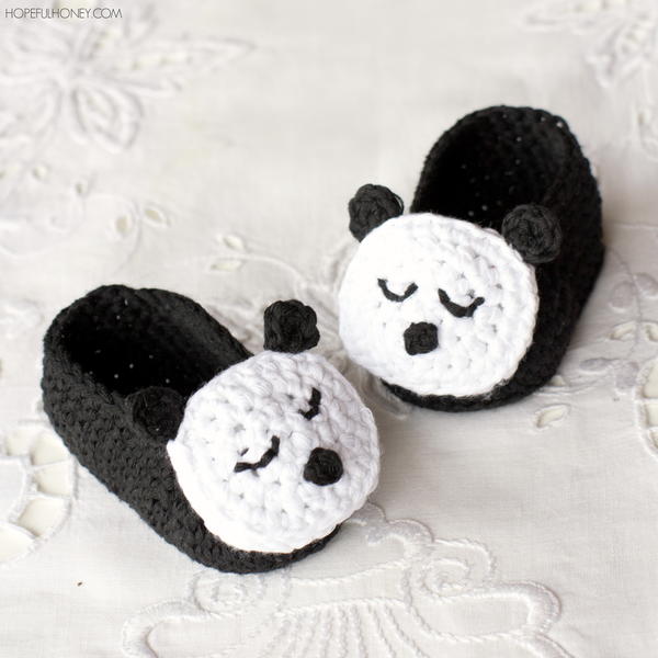 Image shows the Sleepy Panda Baby Booties.