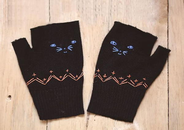 Kitty Fingerless Mittens Pattern