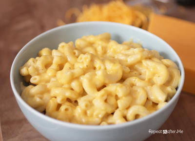 Creamy Slow Cooker Mac and Cheese