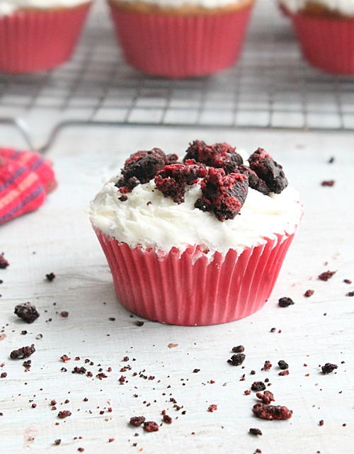 Cookies and Cream Cupcakes with Vanilla Butter Cream Frosting