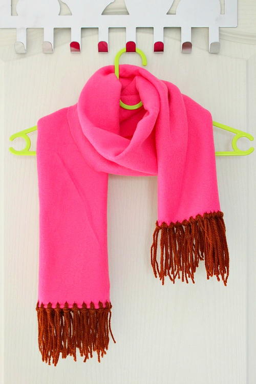 No-Sew Fleece Scarf