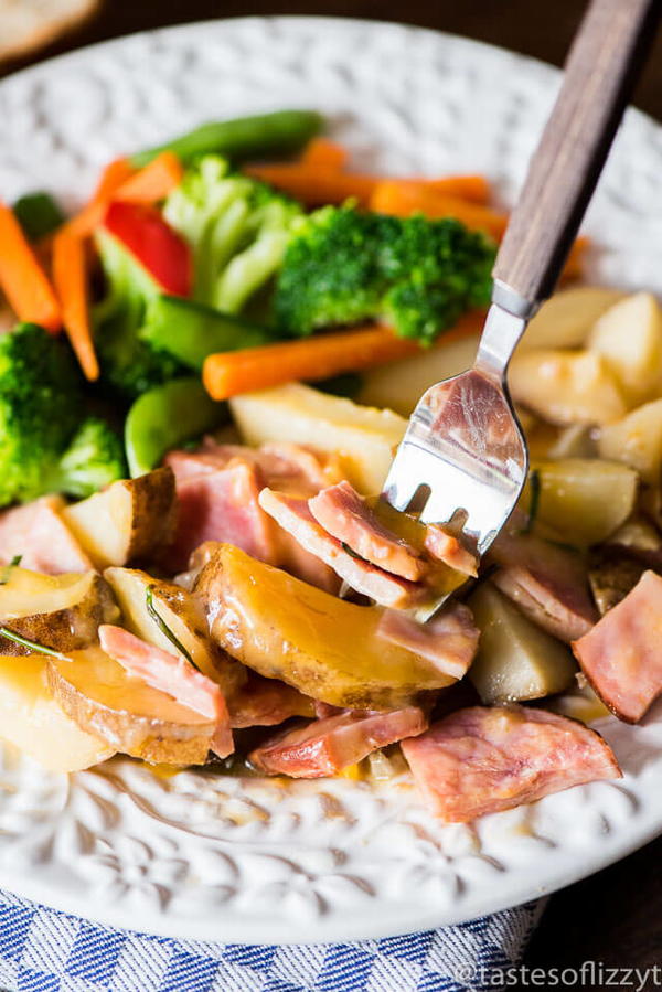 Cheesy Scalloped Potatoes and Ham