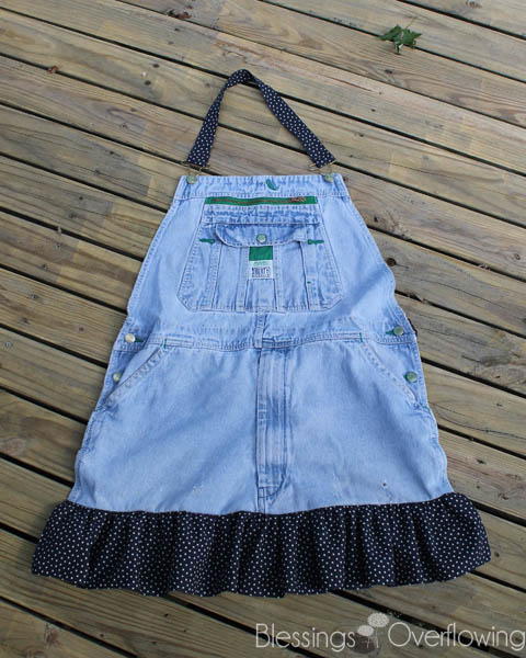 Recycled Overalls DIY Apron