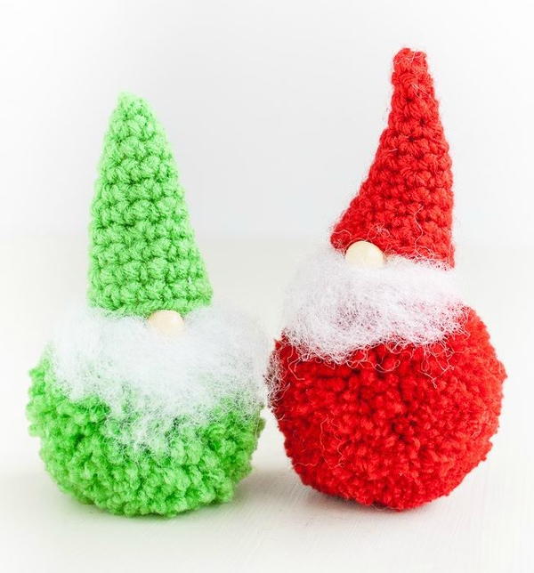 Tiny Gnome Pom Pom Crafts