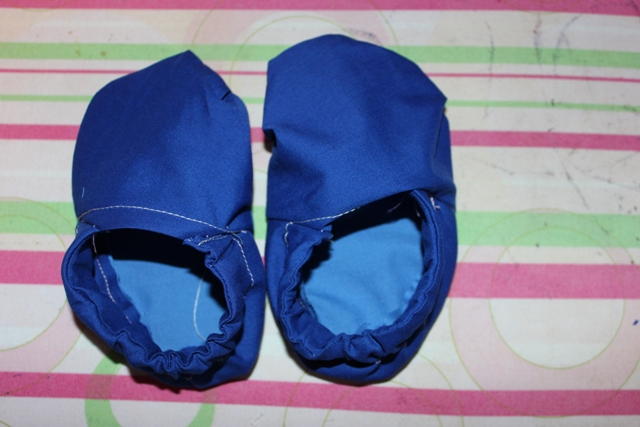 Super Simple Baby Booties | AllFreeSewing.com