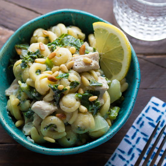 One Pot Pasta with Kale & Goat Cheese