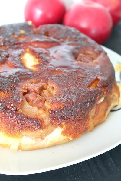 Delicious Caramelized Upside Down Apple Cake