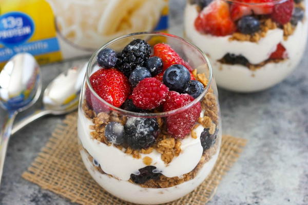 Berry Honey Yogurt Parfait