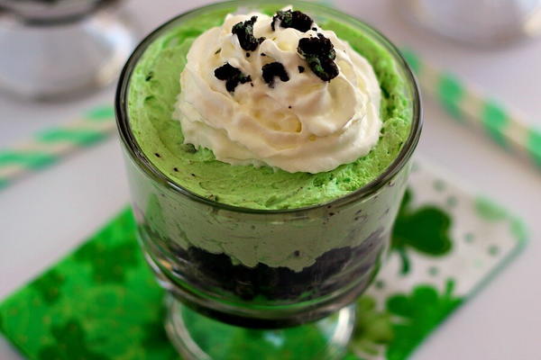 No-Bake Mint Oreo Cheesecake