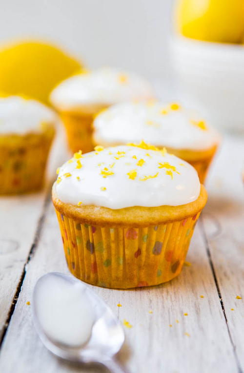 Cheerful Cupcakes with Lemon Cream Cheese Frosting