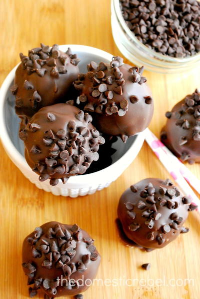 No-Bake Chocolate Chip Cookie Dough Brownie Balls