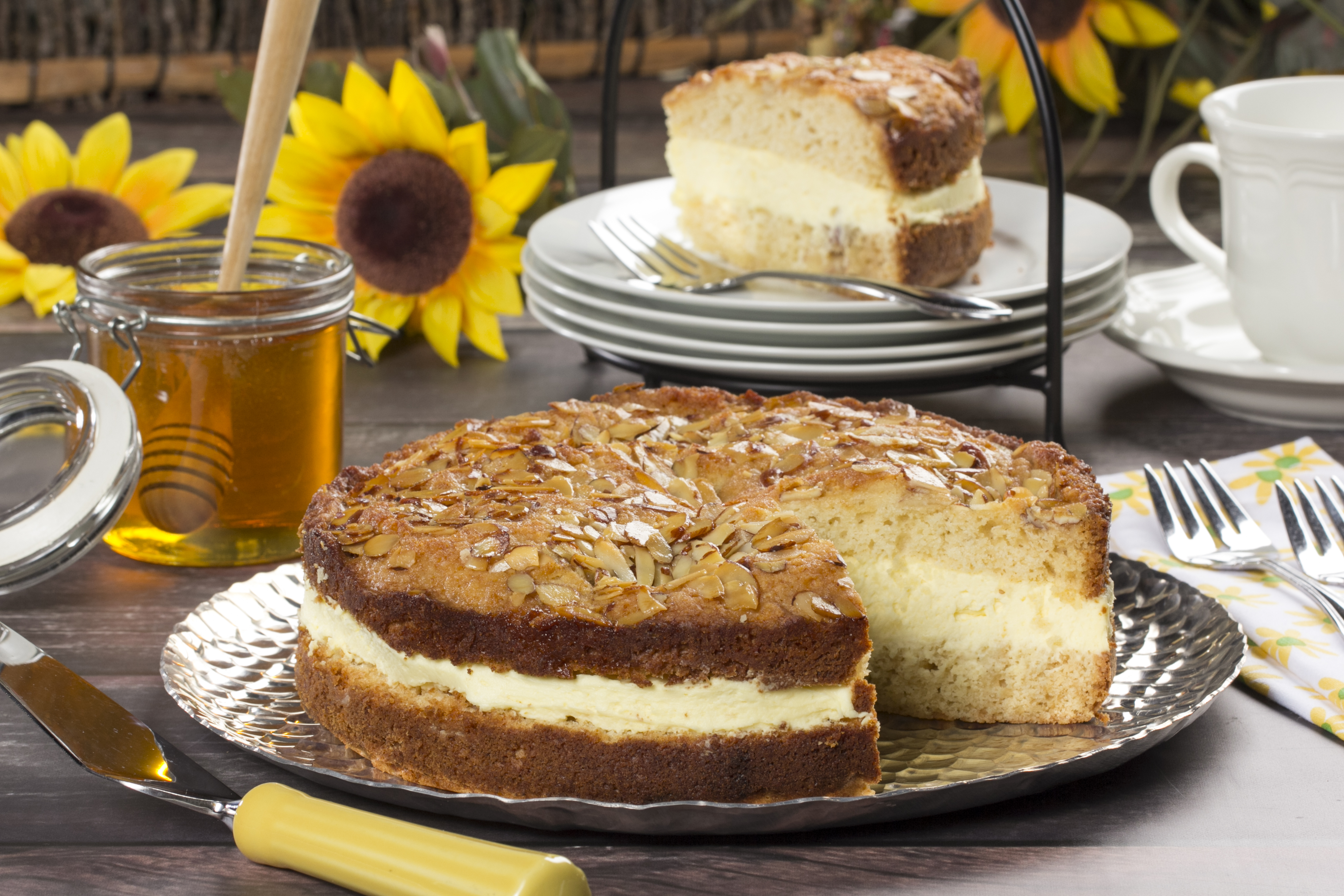 Bee Sting Cake - Bienenstich is a German cake that is perfect for spring.