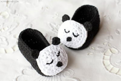 Sleepy Panda Crochet Booties