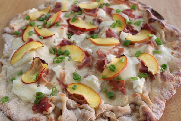 Peach & Prosciutto Pizza