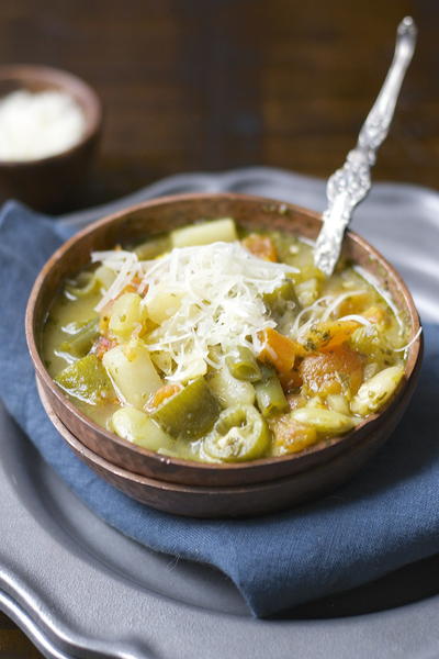 Creamy Pesto Veggie Soup