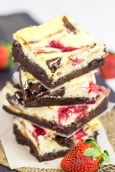 Strawberry Cheesecake Brownies