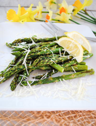 Roasted Asparagus with Garlic, Lemon and Parmesan Cheese