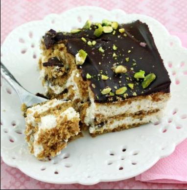 No-Bake Chocolate Eclair Cake