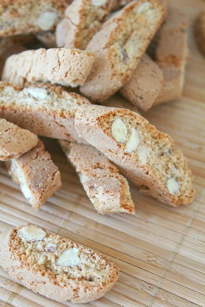 Copycat Simple Almond Biscotti