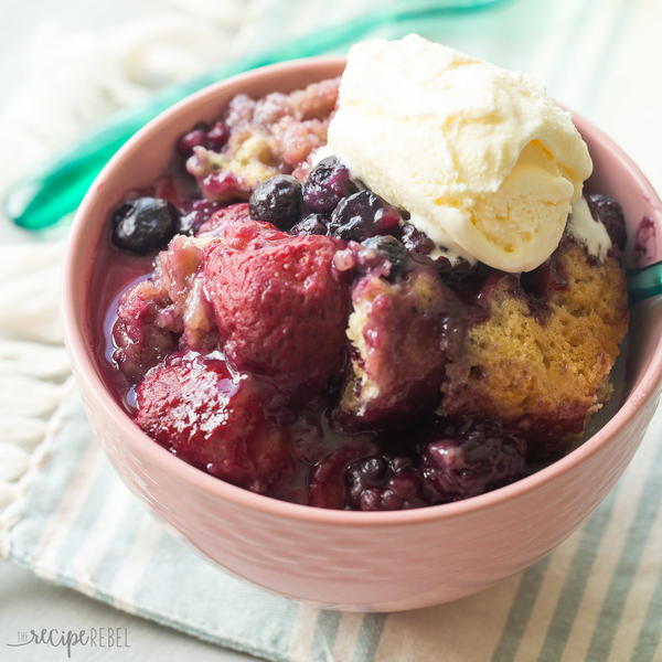 Slow Cooker Berry Cobbler