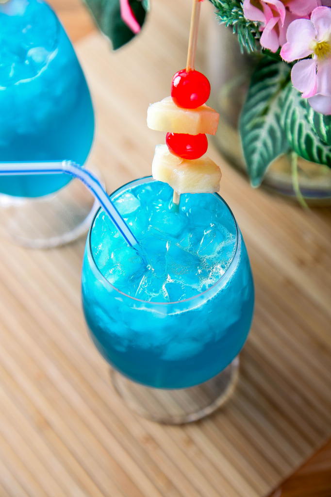 Blue Hawaiian Drink 6877