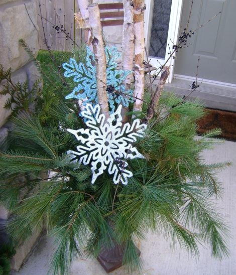 Greens and Berries Outdoor Christmas Decorations