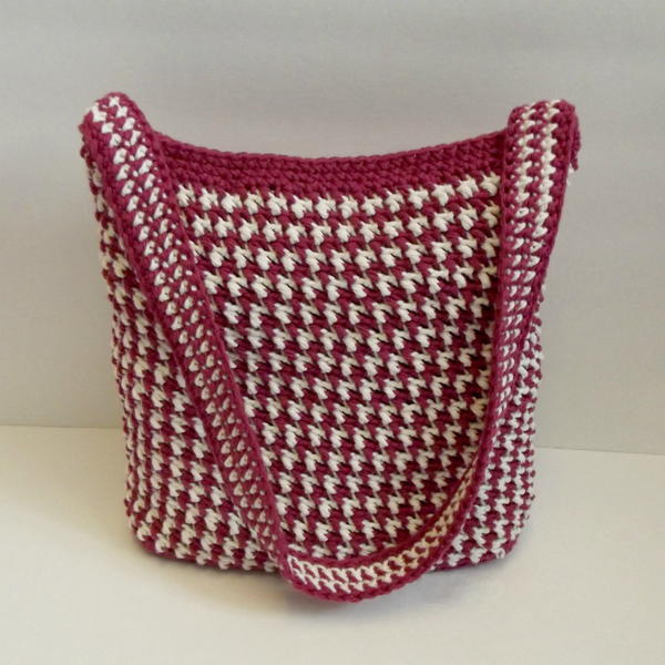 Alternating Crochet Bag | FaveCrafts.com