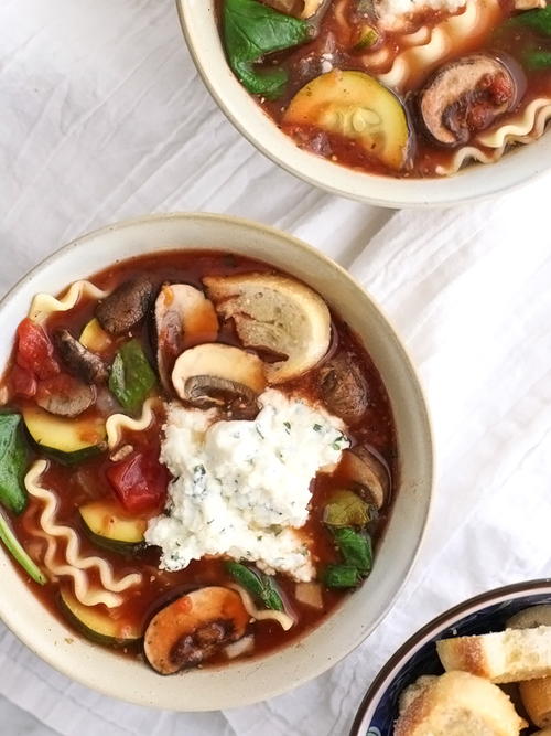 Slow Cooker Vegetarian Lasagna Soup