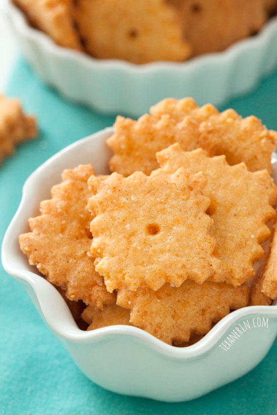 Homemade Crispy Cheese Crackers