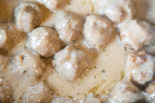 Easy Creamy Slow Cooker Meatballs