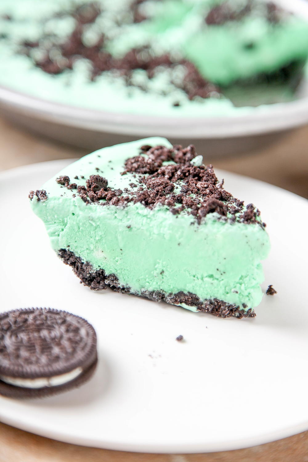 Easy Grasshopper Pie | TheBestDessertRecipes.com