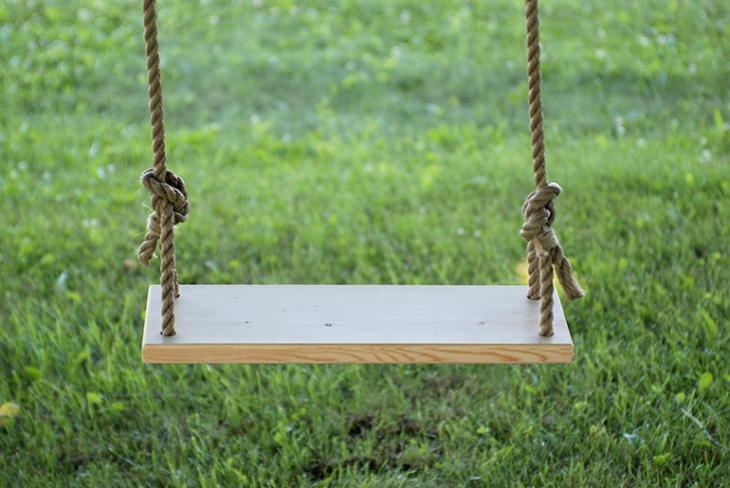 DIY Rope Swing | DIYIdeaCenter.com