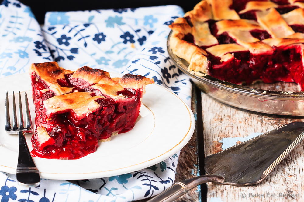 Delicious Raspberry Pie | RecipeLion.com