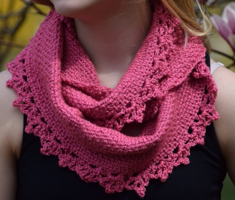 Rose Lace Crochet Cowl Pattern