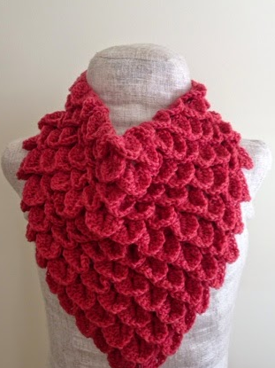 Coral Crocodile Stitch Crochet Cowl