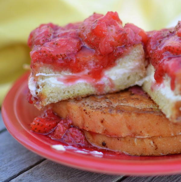 Cheesecake Stuffed French Toast