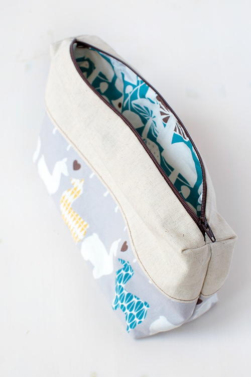 Cute DIY Zipper Pouch | DIYIdeaCenter.com