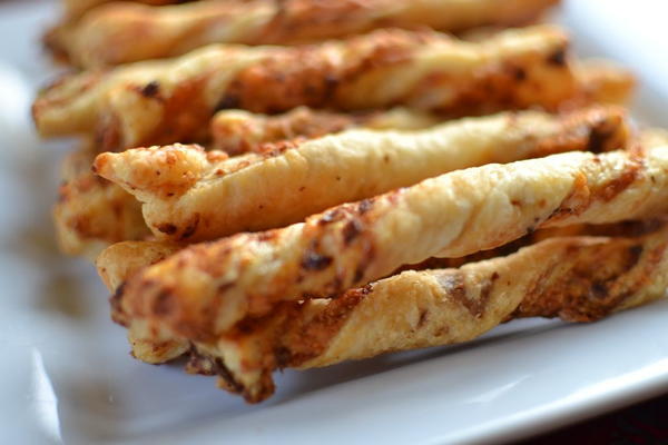 Bacon Cheddar Straws