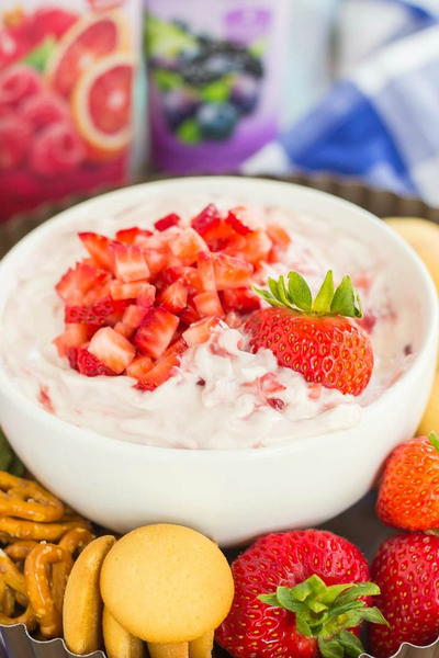 Easy Greek Yogurt Strawberry Cheesecake Dip
