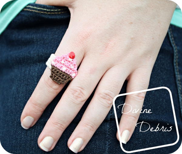 Easy Chrissy Cupcake Ring