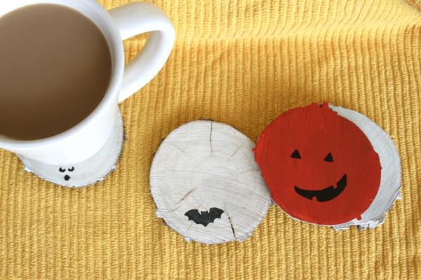 Bewitching DIY Wooden Coasters