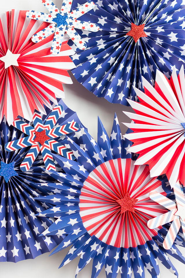 Fourth of July Pinwheel Wreath | AllFreeHolidayCrafts.com