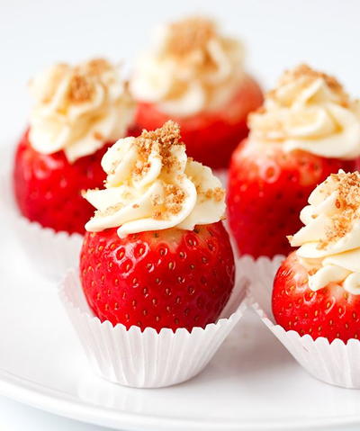 Easy Cheesecake-Stuffed Strawberries
