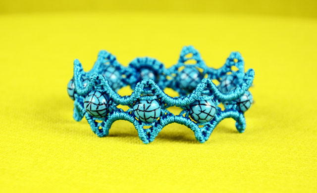 Spiky Star Beaded Macrame Bracelet