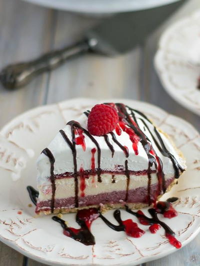 No-Bake Raspberry Cheesecake Pie